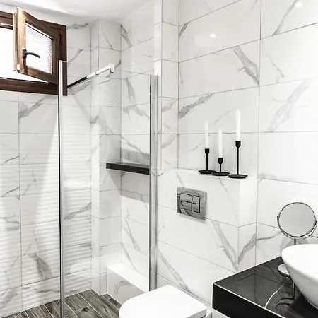 別荘 With A Panoramic Sea View And Forest