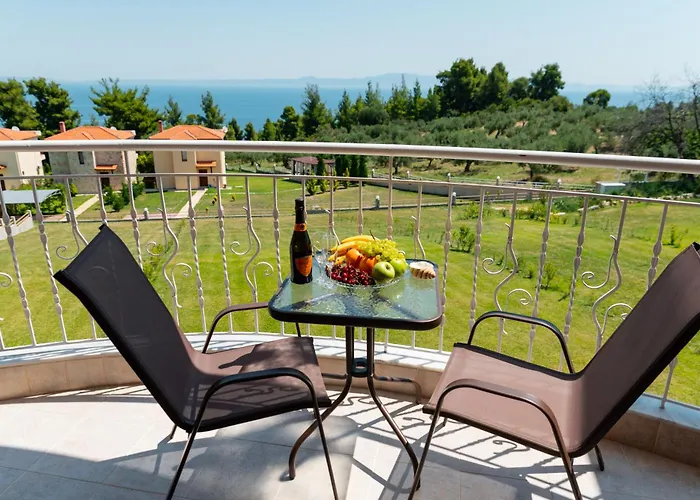 With A Panoramic Sea View And Forest Tatil Evi Polychrono