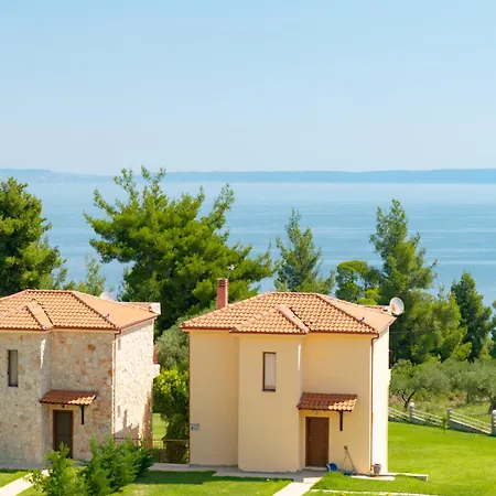 Tatil Evi With A Panoramic Sea View And Forest Polychrono