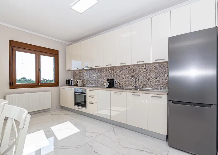 With A Panoramic Sea View And Forest Ferienhaus Polychrono