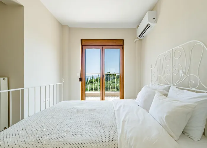 Ferienhaus With A Panoramic Sea View And Forest Polychrono